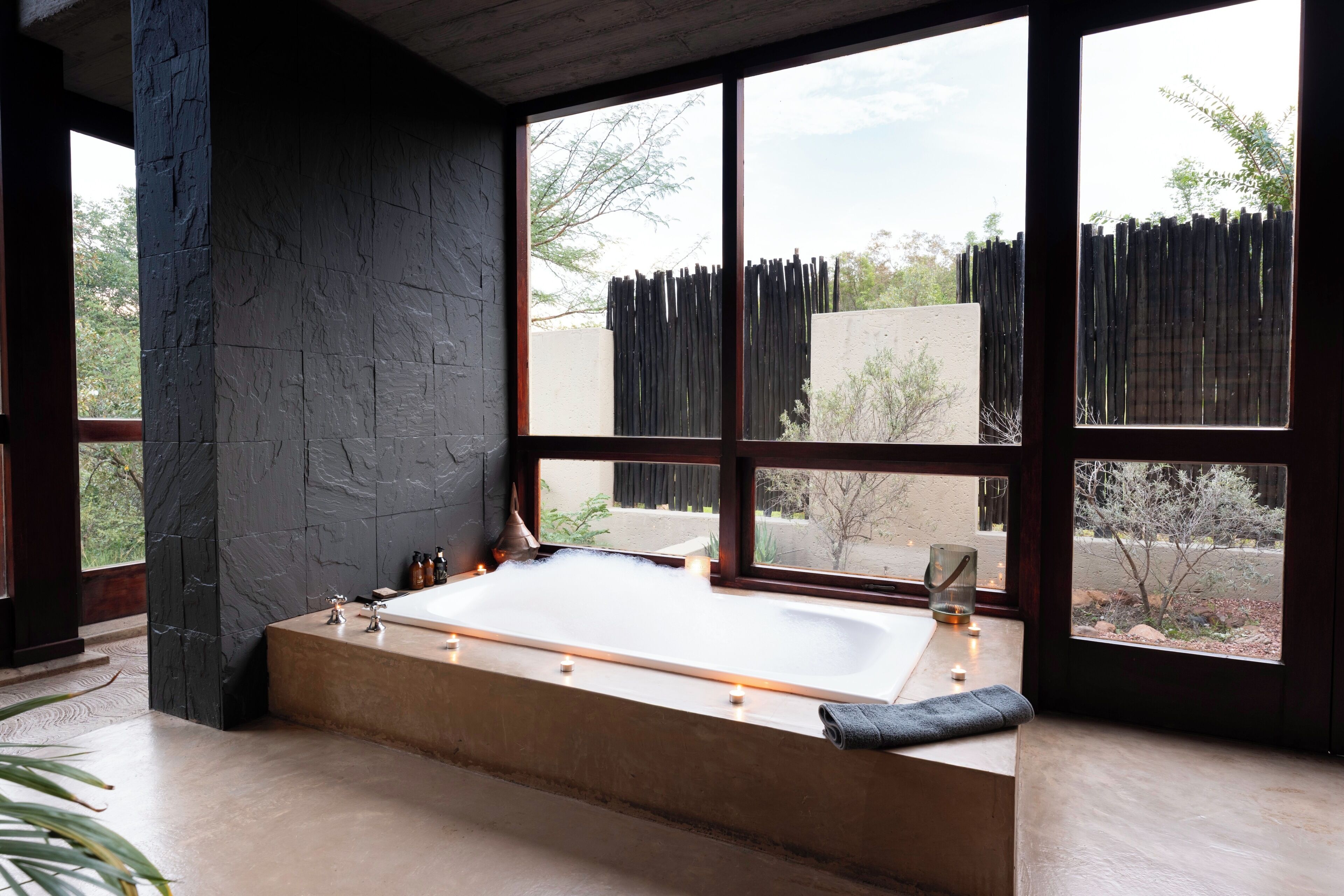 Kamar Double atau Twin Standar, pemandangan bukit | Interior