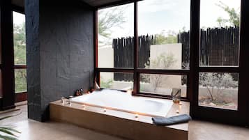 Kamar Double atau Twin Standar, pemandangan bukit | Interior