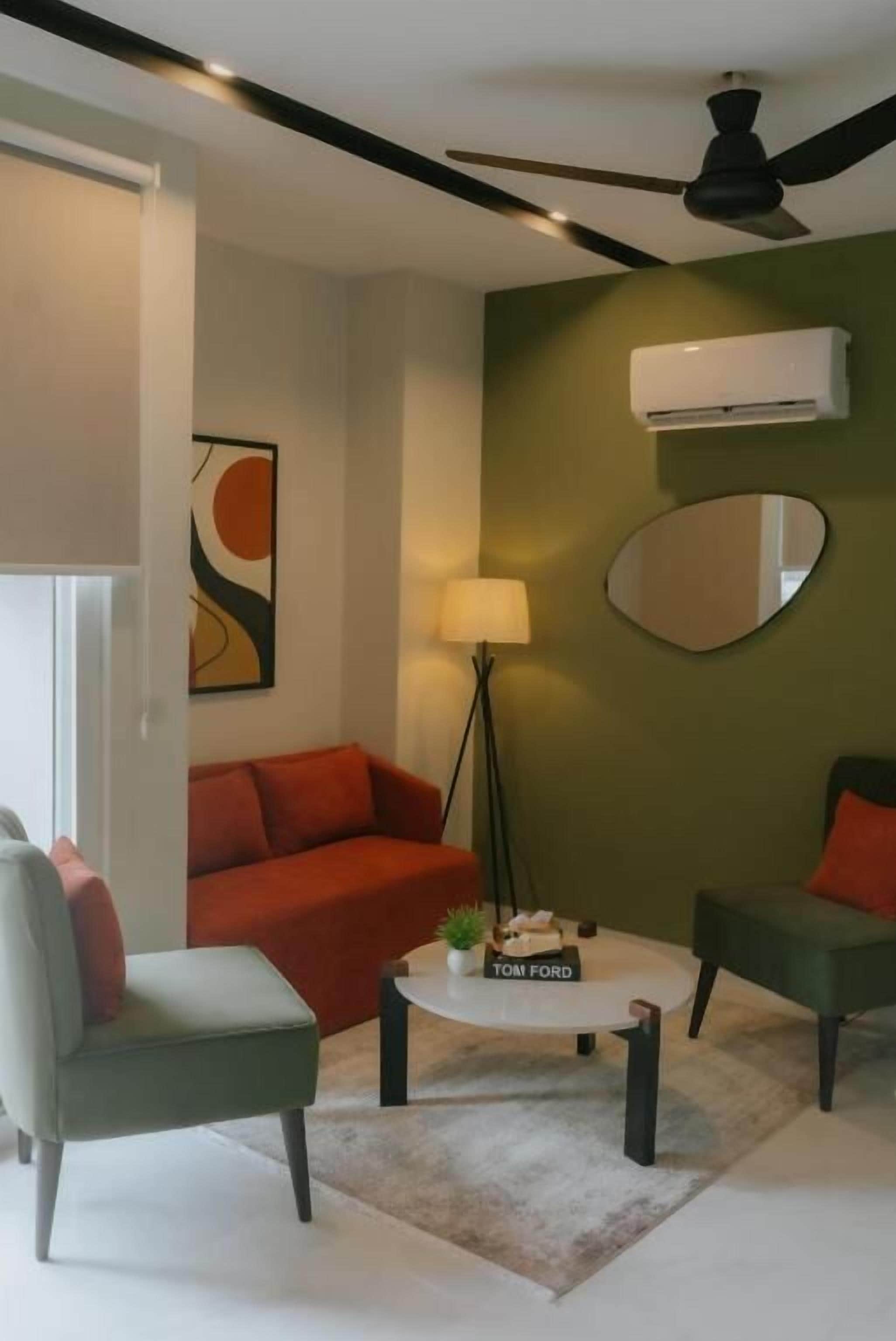 Appartement, 1 kingsize bed | Woonruimte | Een 42-inch ledtelevisie met satellietzenders