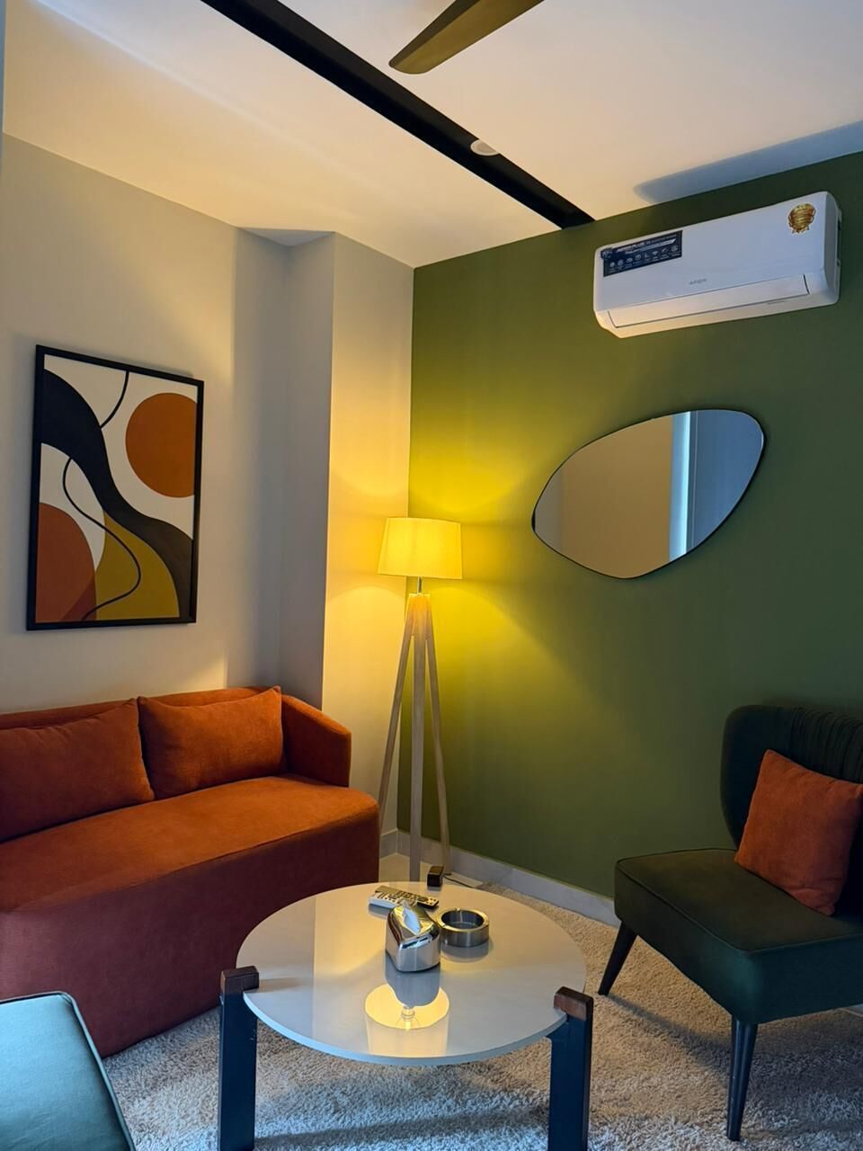 Apartment | Peti besi dalam bilik, meja, ruang kerja komputer riba, Wi-fi percuma 