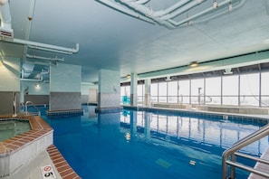 Condo, 3 quartos | Piscina | Piscina interna, piscina externa