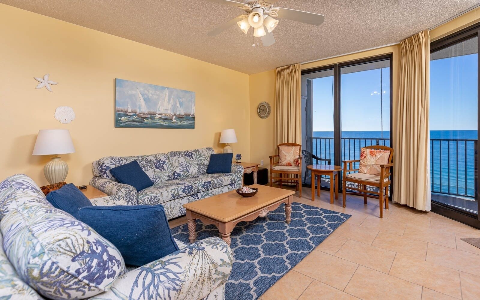 Condo, 3 Bedrooms | Living area