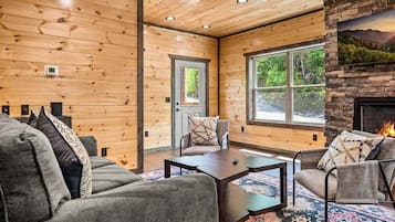Cabin, 4 Bedrooms | Living area | Smart TV