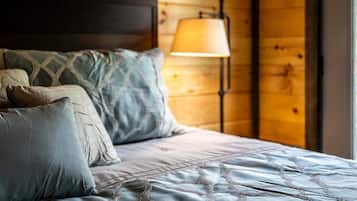 Cabin, 4 Bedrooms | 4 bedrooms, free WiFi