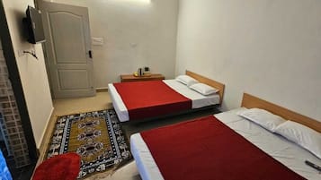 Deluxe Double Room, Balcony | Desk, WiFi (free)