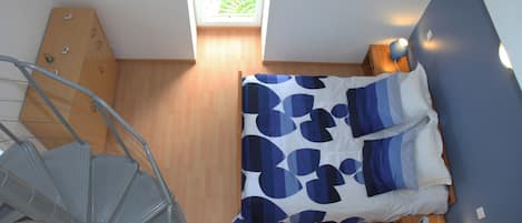 2 bedrooms, iron/ironing board