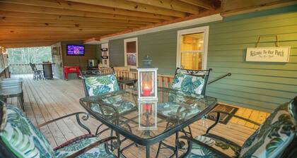 Big Cypress Lodge on the Santa Fe River-Sleeps 14, Bring horses, RV and boat!