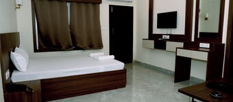 Grand Meridian Hotel & Restaurant