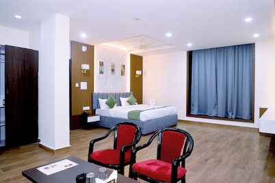Grand Meridian Hotel &  Restaurant