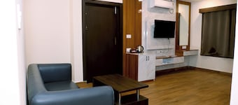Grand Meridian Hotel &  Restaurant