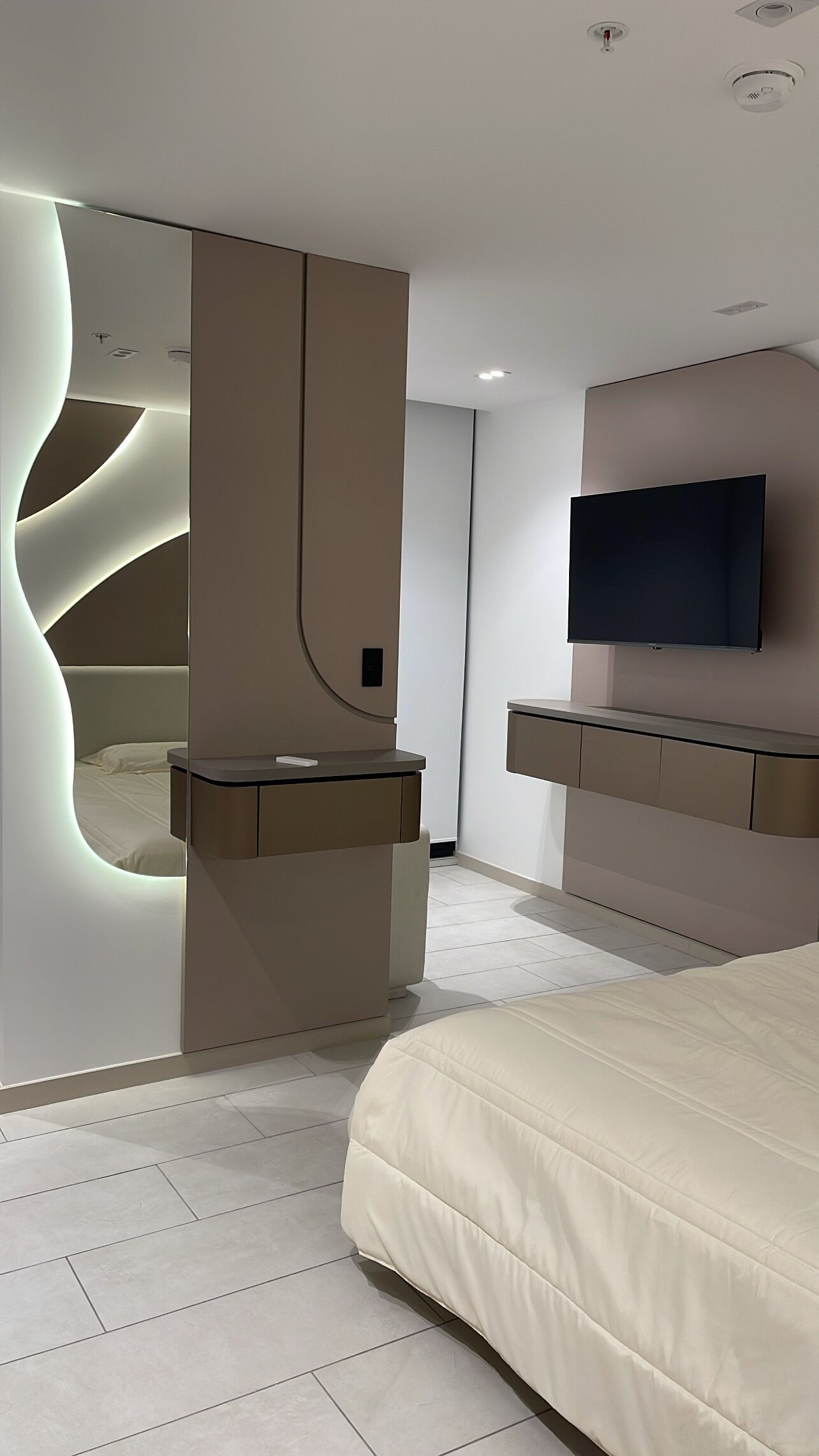 1 habitación, tabla de planchar con plancha, wifi y ropa de cama 