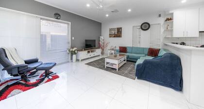 Ground Floor 2BR in Shared House Mawson Lakes