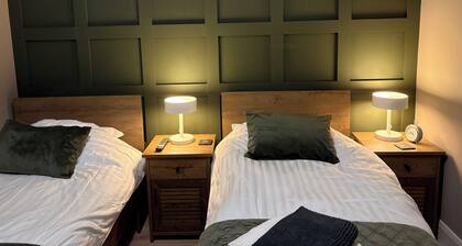 Chestnut House - Luxury Penthouse Apartment