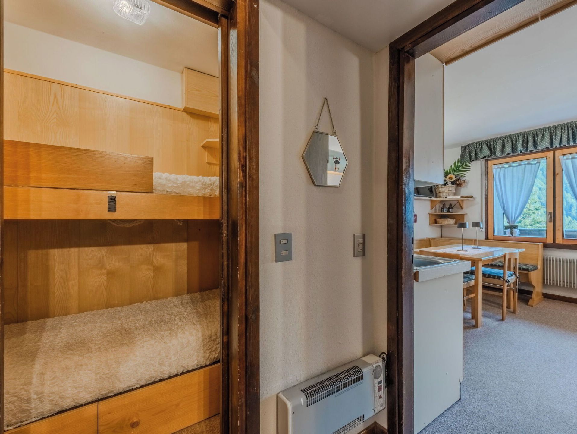 Holz, Interior Design, Decke, Fussboden, Flooring, Möbel, Zimmer, Wohnung, Holzbeize, Schlafzimmer