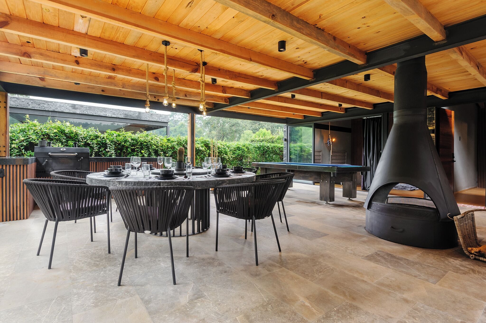 Casa, patio, vista a la montaña | Restaurante al aire libre