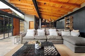 House, Patio, Mountain View | Bahagian dalam