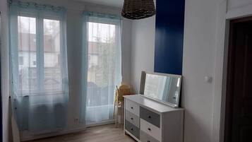 Iron/ironing board, WiFi
