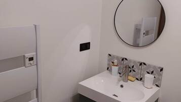 Hair dryer