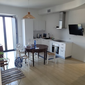 Private kitchen - Apartment 'A Casa Di Betti' with Wi-Fi (Capo d'Orlando)