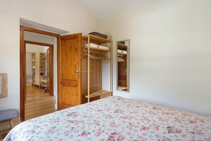3 bedrooms, WiFi, bed sheets - Casa Vindelbono: pool, relaxation & charm among the mountains (Badiaccia)