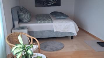 3 chambres, fer et planche à repasser, Wi-Fi, draps fournis
