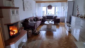 Télévision, cheminée