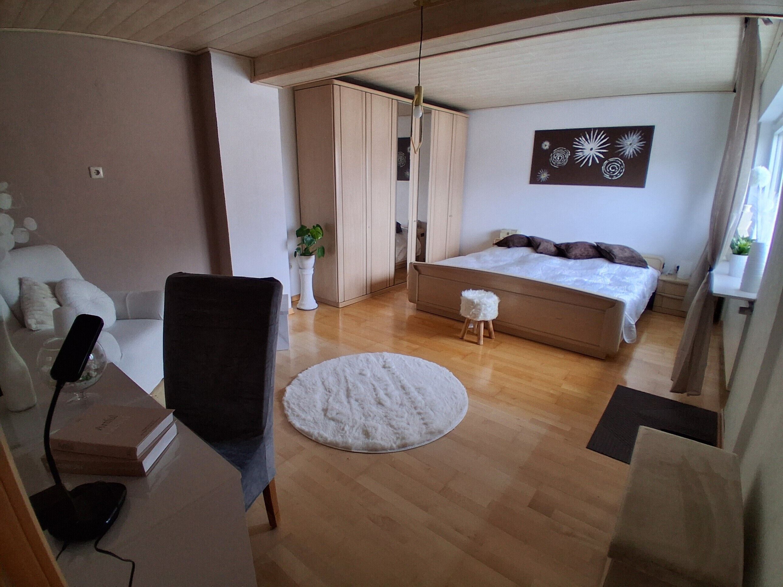 3 habitaciones, tabla de planchar con plancha, wifi y ropa de cama 