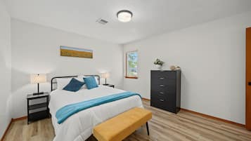 Iron/ironing board, free WiFi, bed sheets