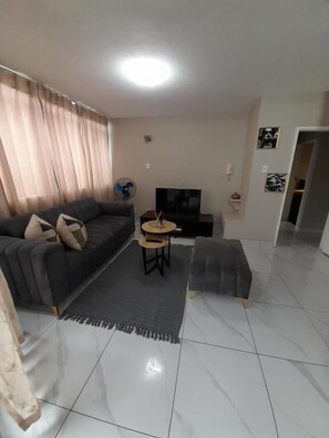 Apartment, 2 Bedrooms | Living room
