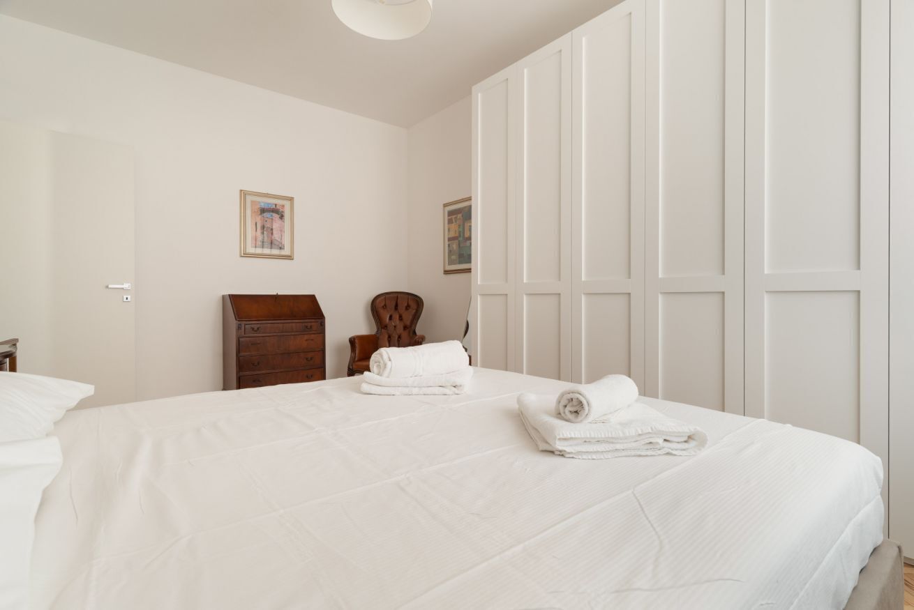 2 bedrooms, iron/ironing board