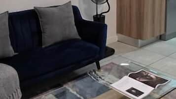 Departamento, 1 habitación | Sala de estar