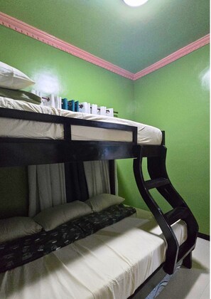 2 bedrooms, WiFi, bed sheets - Transient House for Families, Groups & Small Event (Davao City)