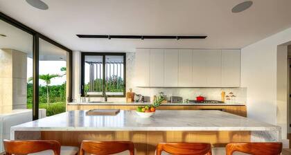 Casa Carina by Luxe Haus™ - Butlered Villa, Staff, Pool, Golf Carts