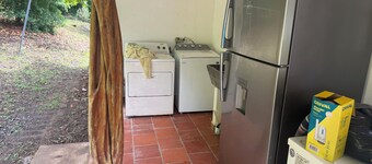 Cozy 2-bedroom bungalow in bucaro across from beach