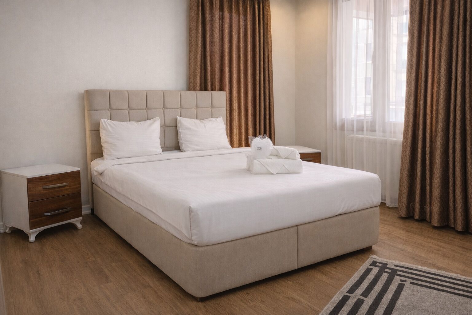 Economy Apartment | Desk, laptop workspace, WiFi (free)