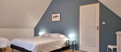 7 chambres, fer et planche à repasser, Wi-Fi