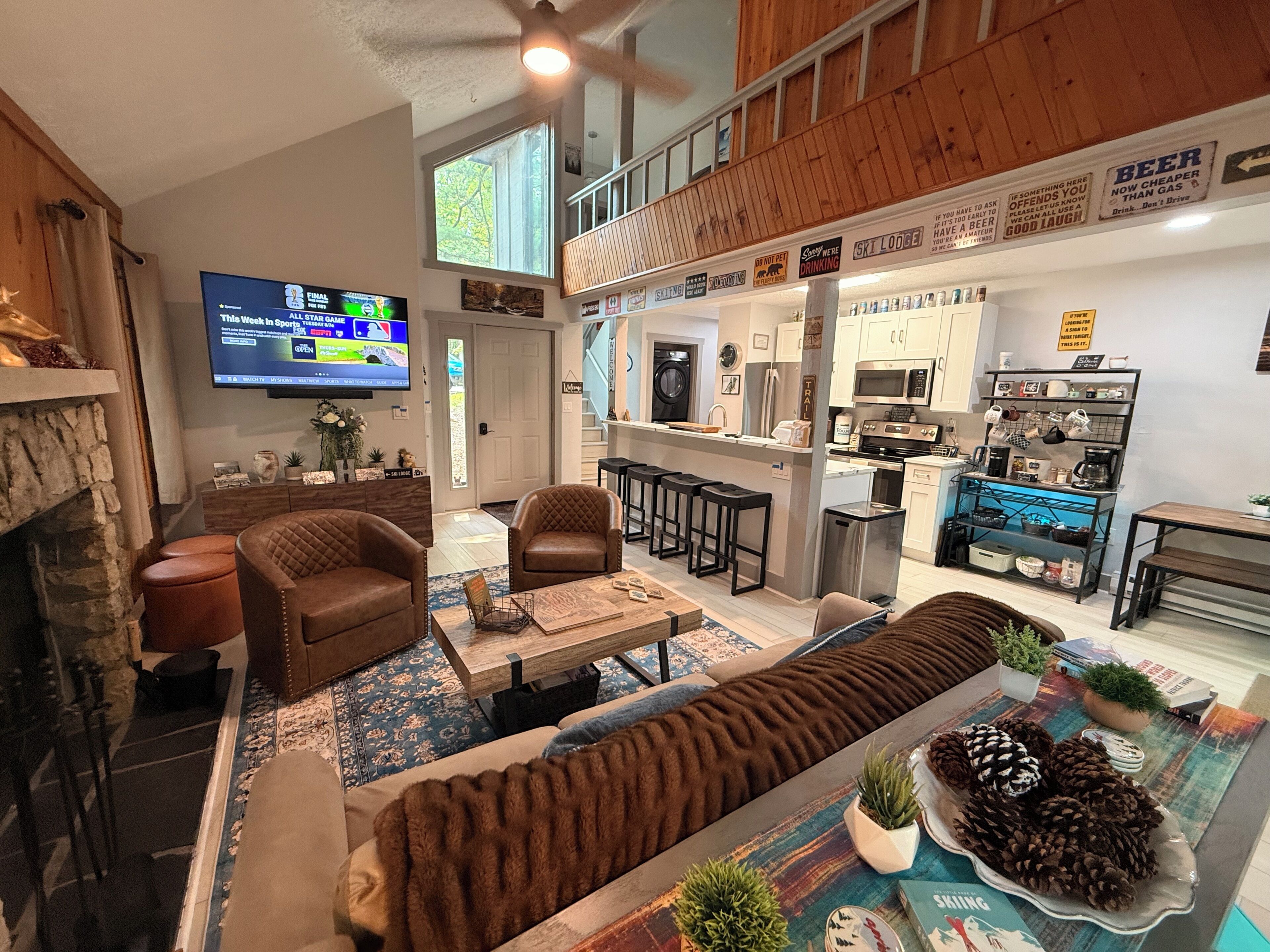 TV, fireplace
