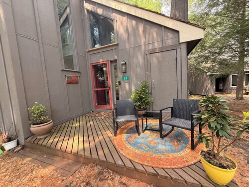 Elevation 33 | Updated 3BR Condo at Jack Frost Slopes | Snow Ridge Village with Deck & Grill
