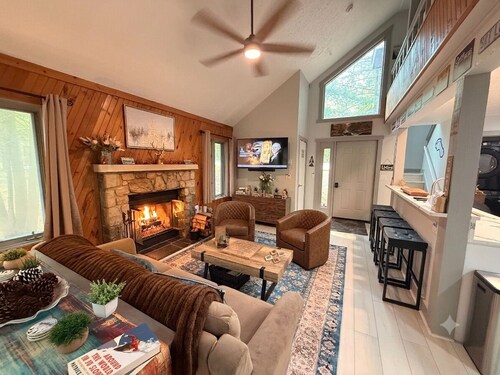 Elevation 33 | Updated 3BR Condo at Jack Frost Slopes | Snow Ridge Village with Deck & Grill