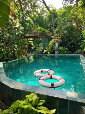 Villa Deluxe, 1 grand lit, piscine privée, vue sur la piscine | Accès au Wi-Fi (inclus)