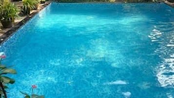 4 piscinas al aire libre
