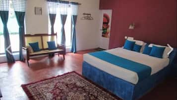 Deluxe Villa, 1 Queen Bed, Private Pool, Pool View | WiFi (free)