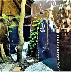 Deluxe Villa, Balcony, Garden View | Bathroom - Marari Dreamz (ALLEPPEY)