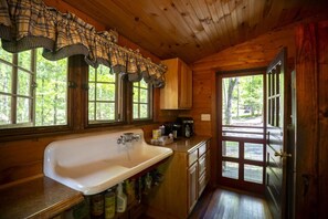 Private kitchen - Kelly Cabin at Camp Wally | Classic Lake Cabin (Tafton)