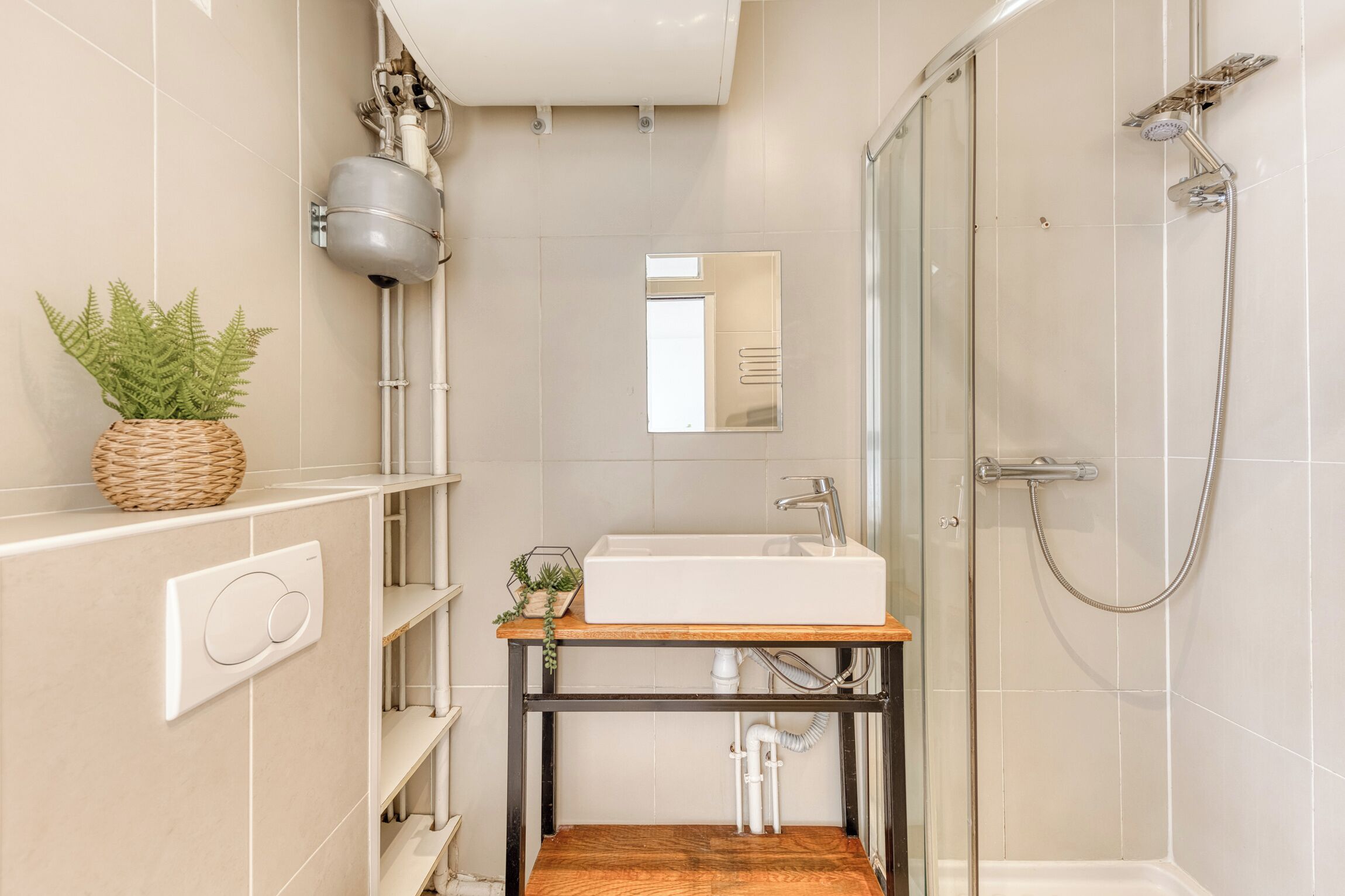 Towels, toilet paper