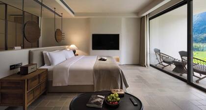BYMA Valley Hideaway Resort Yangshuo·Ten-Mile Gallery · Yulong River·Double-Level Cliffside Infinity Pools