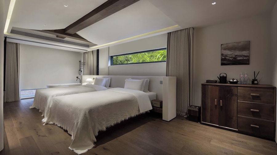 BYMA Valley Hideaway Resort Yangshuo·Ten-Mile Gallery · Yulong River·Double-Level Cliffside Infinity Pools