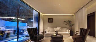 BYMA Valley Hideaway Resort Yangshuo·Ten-Mile Gallery · Yulong River·Double-Level Cliffside Infinity Pools