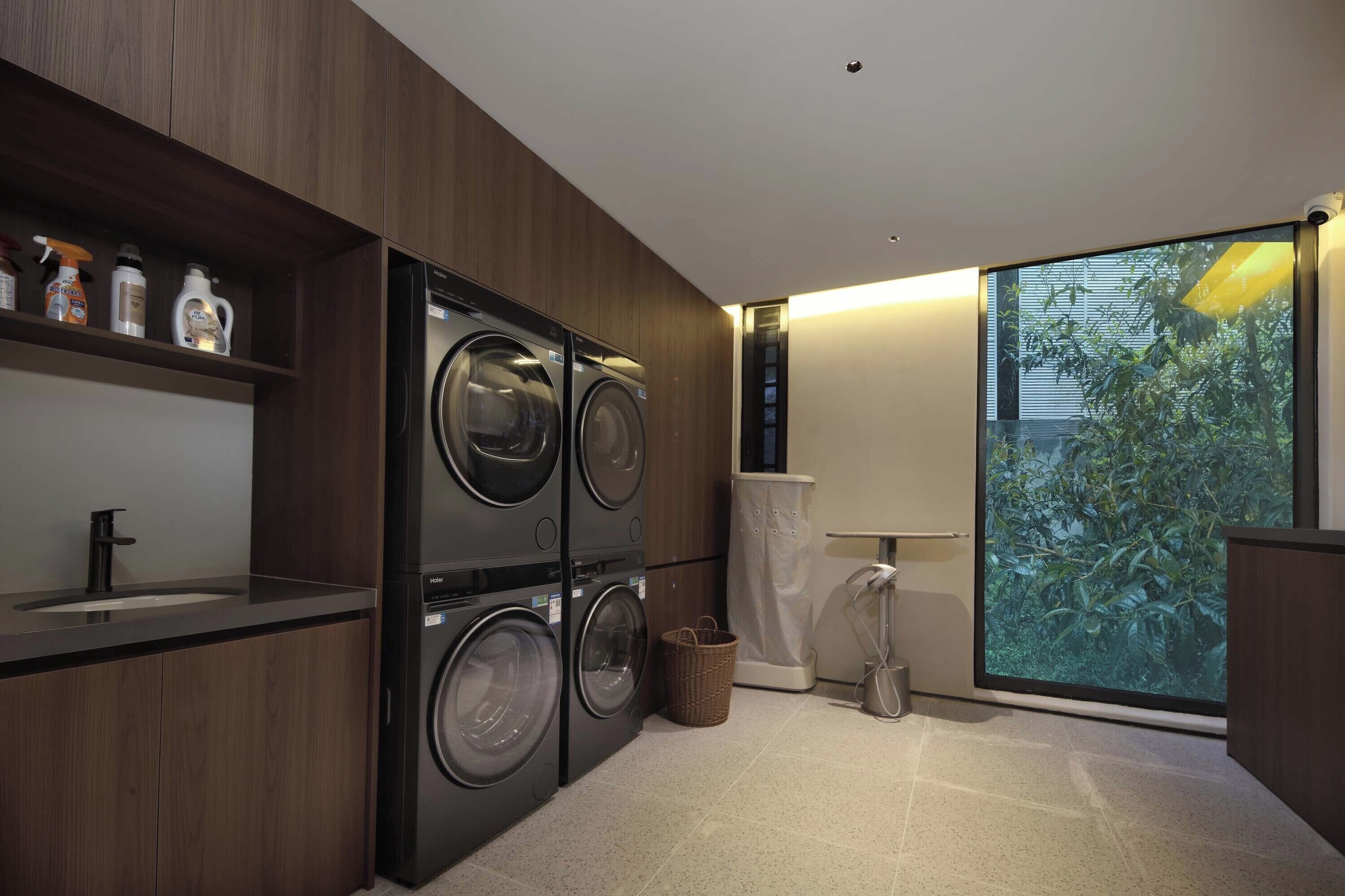 Classic Twin Room, Valley View | Laundry