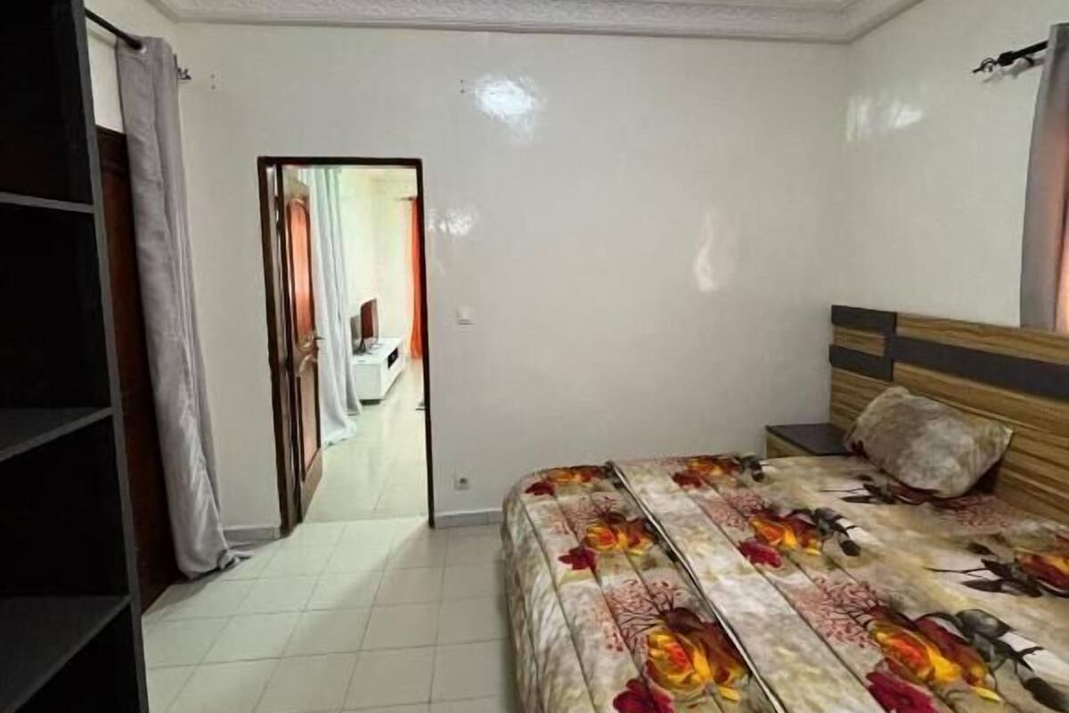 Studio Confort, vue sur la cour intérieure | Rideaux d’obscurcissement, accès au Wi-Fi (inclus)